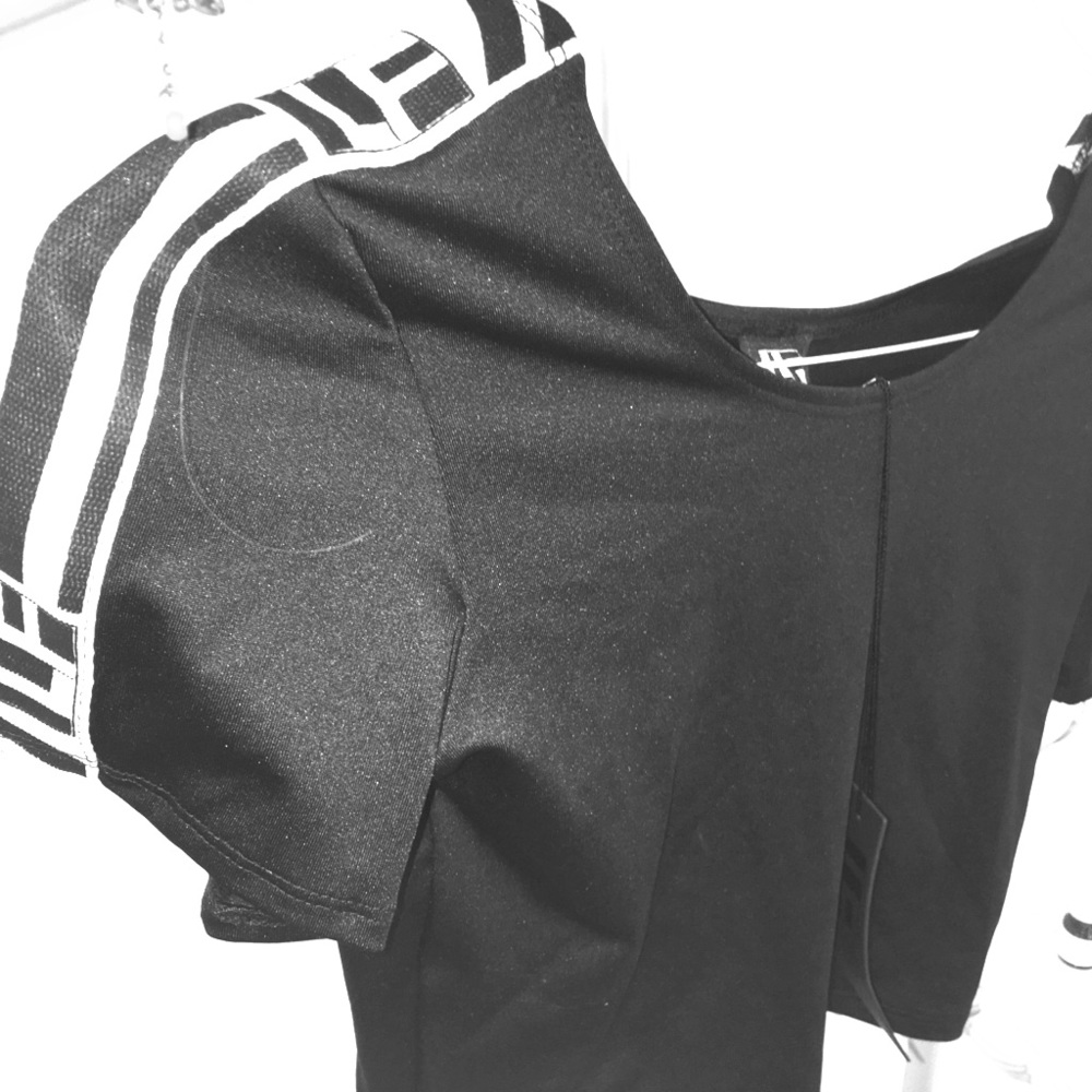 LF The Brand Short Sleeve Crop Top NEW W TAGS